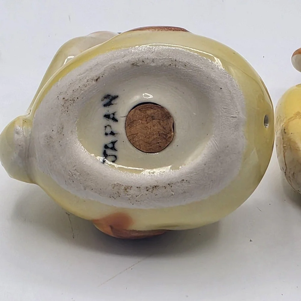 Vintage Ducks Salt & Pepper Shakers Figural Pair Made in Japan Ceramic Cork Set‎